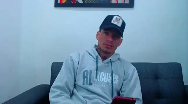 Snapshot of sebas_bigcock69 chatting on 12/29/24, 03:00 sebas bigcock69 online show from 12/29/24, 03:00