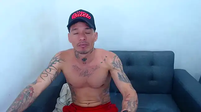 Snapshot of sebas_bigcock69 chatting on 01/11/25, 05:31 sebas bigcock69 online show from 01/11/25, 05:31