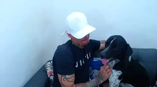 Snapshot of sebas_bigcock69 chatting on 01/11/25, 09:57 sebas bigcock69 online show from 01/11/25, 09:57