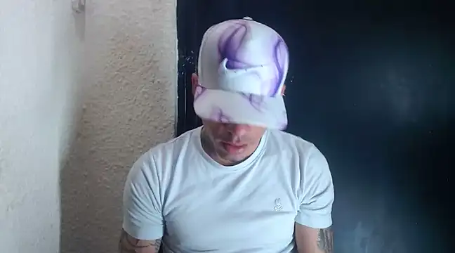 Snapshot of sebas_bigcock69 chatting on 02/20/25, 06:46 sebas bigcock69 online show from 02/20/25, 06:46