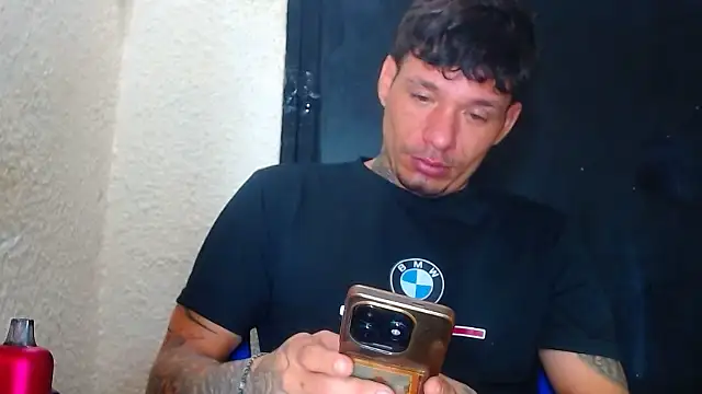 Snapshot of sebas_bigcock69 chatting on 03/04/25, 10:13 sebas bigcock69 online show from 03/04/25, 10:13