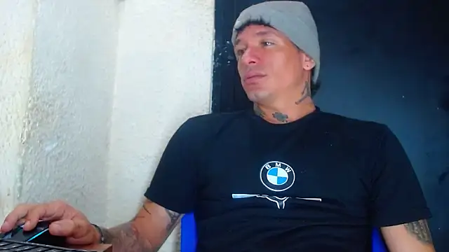 Snapshot of sebas_bigcock69 chatting on 03/05/25, 06:23 sebas bigcock69 online show from 03/05/25, 06:23