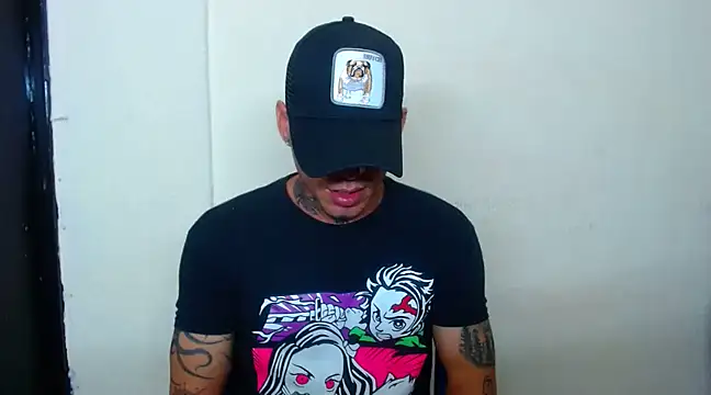 Snapshot of sebas_bigcock69 chatting on 03/23/25, 05:32 sebas bigcock69 online show from 03/23/25, 05:32