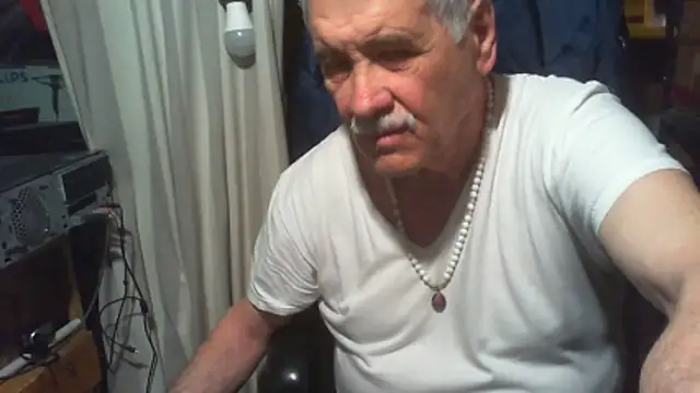 Snapshot of nonnomaturobisex chatting on 05/19/26, 08:31 nonnomaturobisex online show from 05/19/26, 08:31