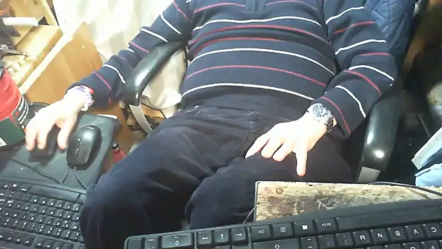 Snapshot of nonnomaturobisex chatting on 05/24/26, 07:57 nonnomaturobisex online show from 05/24/26, 07:57
