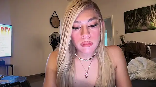 Snapshot of saray_doll chatting on 02/20/26, 07:47 saray doll online show from 02/20/26, 07:47