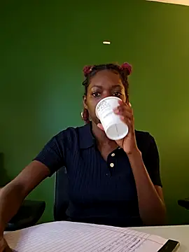 oliviaprettypussy online show from 03/18/26, 02:31