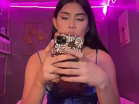 Delicate Savannah online show from 09/23/25, 02:42