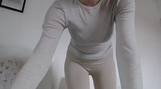 ocean eyess  online show from 02/24/25, 02:15