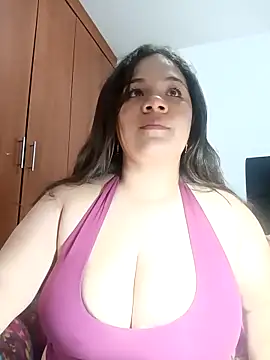 Snapshot of Van3orgasm4me chatting on 09/23/25, 01:47 Van3orgasm4me online show from 09/23/25, 01:47