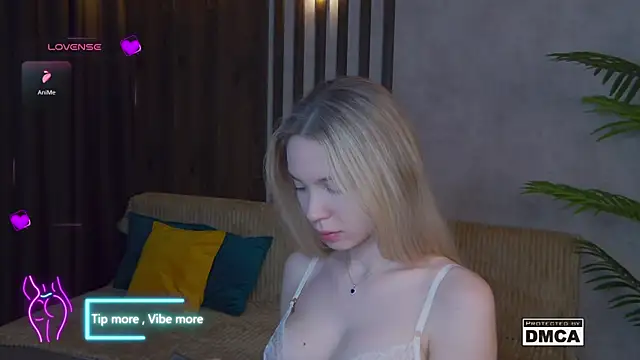 Snapshot of Holl1Would chatting on 01/29/25, 07:22 Holl1Would online show from 01/29/25, 07:22