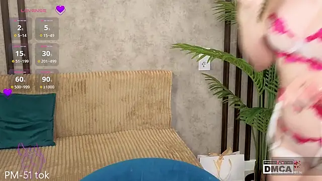 Snapshot of Holl1Would chatting on 03/02/26, 05:08 Holl1Would online show from 03/02/26, 05:08