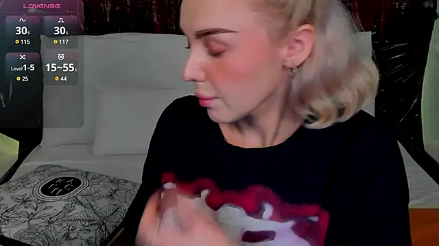 LianaFord online show from 10/24/25, 11:45