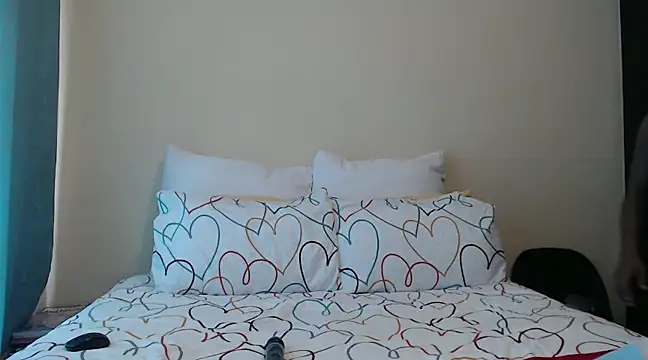 yummycherryxx online show from 02/11/25, 07:12