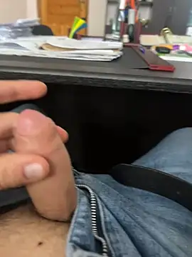 Snapshot of Vgma057 chatting on 03/19/25, 02:24 Vgma057 online show from 03/19/25, 02:24