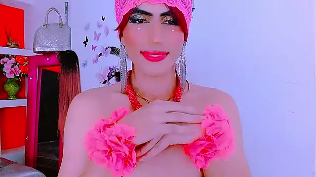 Snapshot of priscilahotker chatting on 01/18/25, 03:27 priscilahotker online show from 01/18/25, 03:27