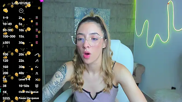 Snapshot of barbie_scoth_ chatting on 03/01/25, 02:37 barbie scoth  online show from 03/01/25, 02:37