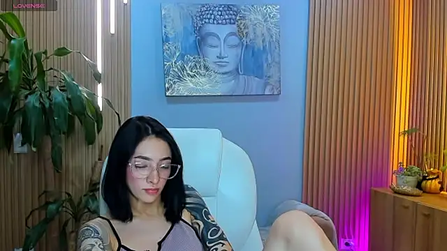 Snapshot of barbie_scoth_ chatting on 04/17/26, 02:36 barbie scoth online show from 04/17/26, 02:36