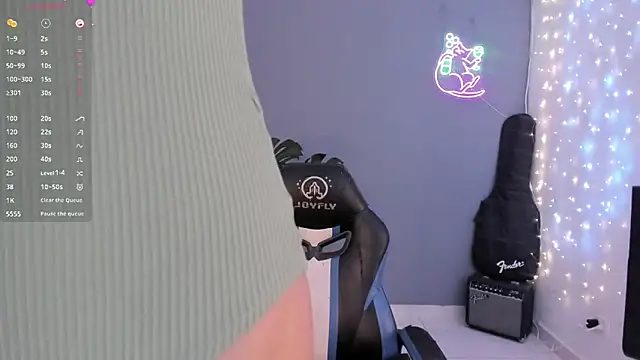 Snapshot of labrika_ chatting on 10/15/25, 09:26 labrika online show from 10/15/25, 09:26