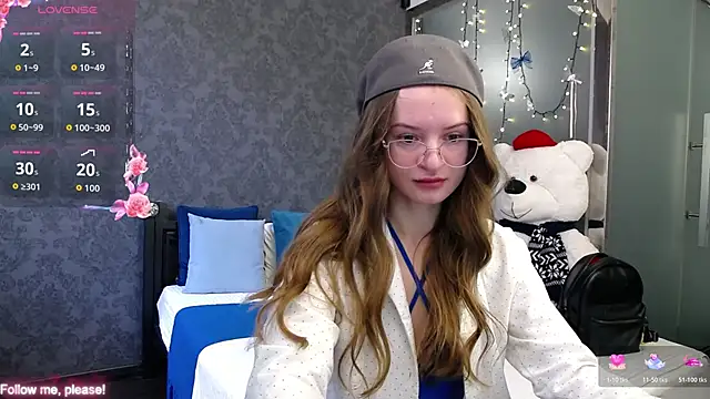 KateJonson online show from 10/30/25, 07:21