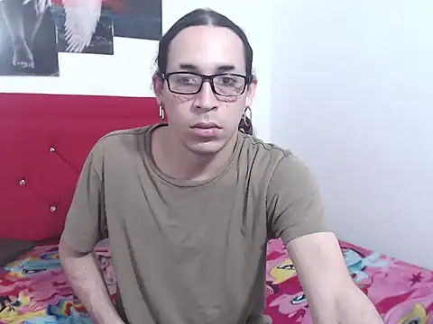 Snapshot of hairy21dick chatting on 04/27/26, 04:32 hairy21dick online show from 04/27/26, 04:32