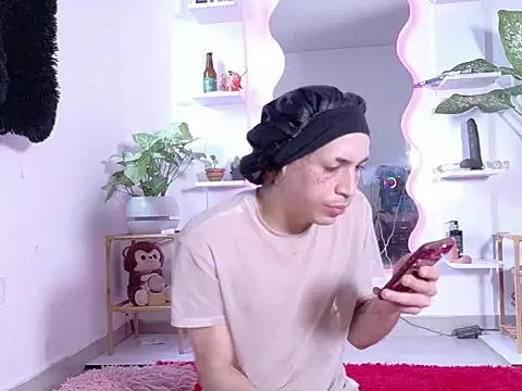 Snapshot of hairy21dick chatting on 05/05/26, 12:46 hairy21dick online show from 05/05/26, 12:46