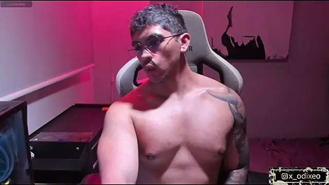 Snapshot of x-odixeo chatting on 12/05/25, 01:36 x-odixeo online show from 12/05/25, 01:36