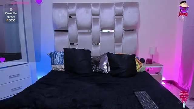MelanyShayk online show from 06/19/26, 04:17