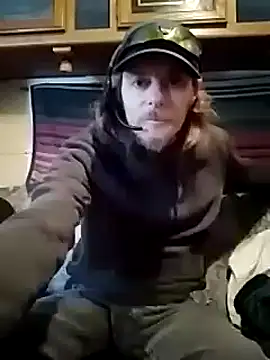 Snapshot of truckerlove69 chatting on 12/02/24, 08:00 truckerlove69 online show from 12/02/24, 08:00