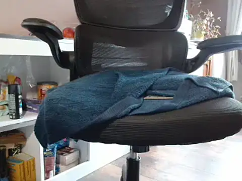 suedel65 online show from 02/24/25, 02:58