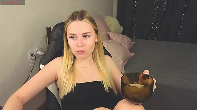 Snapshot of Alenca_hot_sex chatting on 12/30/24, 07:11 Alenca hot sex online show from 12/30/24, 07:11