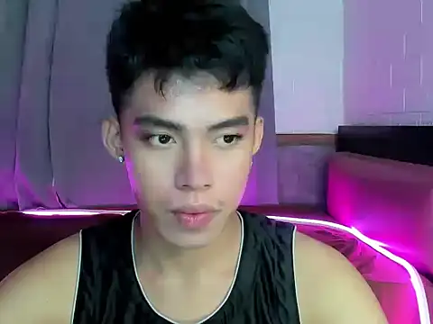 Snapshot of Lightjt04 chatting on 10/16/25, 05:03 Lightjt04 online show from 10/16/25, 05:03