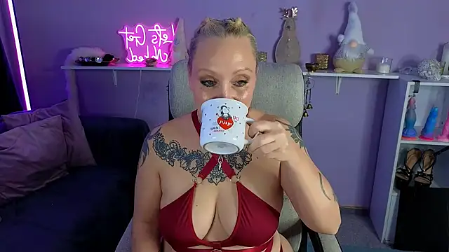 Jan ina online show from 12/04/25, 01:53