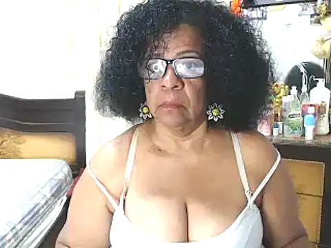 Snapshot of Yayis-hot-sexyw chatting on 12/12/24, 02:26 Yayis-hot-sexyw online show from 12/12/24, 02:26