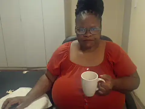 sweetnoziexx online show from 02/17/25, 05:36