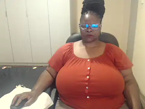 sweetnoziexx online show from 02/17/25, 12:27