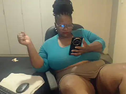 sweetnoziexx online show from 02/18/25, 08:38