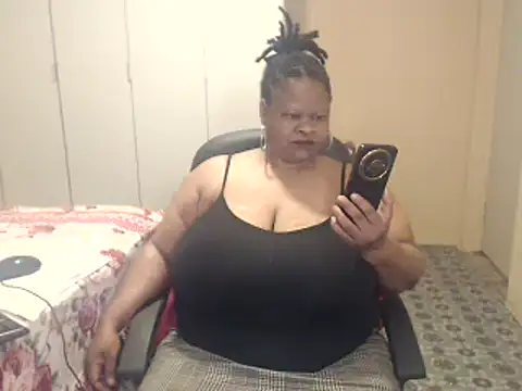 sweetnoziexx online show from 11/18/25, 05:45