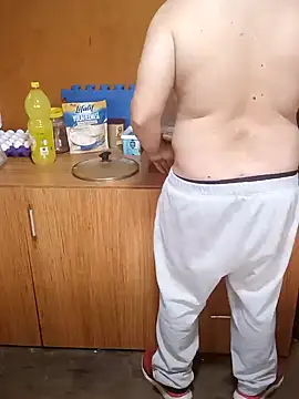 Snapshot of asil1710 chatting on 01/21/25, 10:52 asil1710 online show from 01/21/25, 10:52