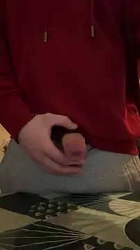 Snapshot of yann2392 chatting on 12/20/25, 04:14 yann2392 online show from 12/20/25, 04:14