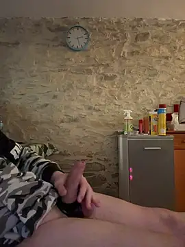 Snapshot of yann2392 chatting on 04/07/26, 04:29 yann2392 online show from 04/07/26, 04:29