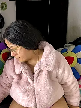 MsConejitaa online show from 11/18/25, 02:32