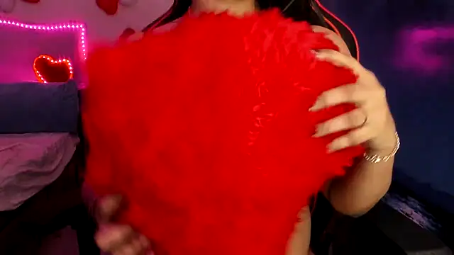 Snapshot of South_indian_tickly chatting on 02/17/25, 02:20 South indian tickly online show from 02/17/25, 02:20