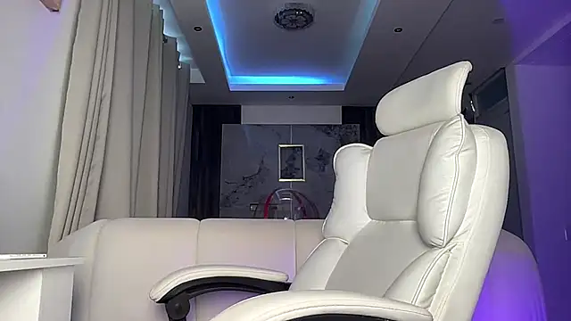 Snapshot of baby_natalie chatting on 03/21/26, 10:02 baby natalie online show from 03/21/26, 10:02