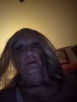 Vonniecd online show from 04/25/26, 05:43