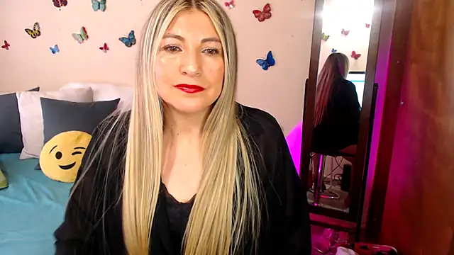 Jolie-Mature online show from 10/22/25, 09:25