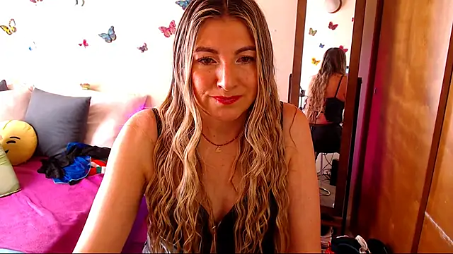 Jolie-Mature online show from 11/16/25, 04:34