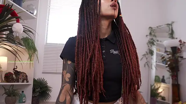 Snapshot of Cooper-Reds chatting on 12/23/24, 06:48 Cooper-Reds online show from 12/23/24, 06:48