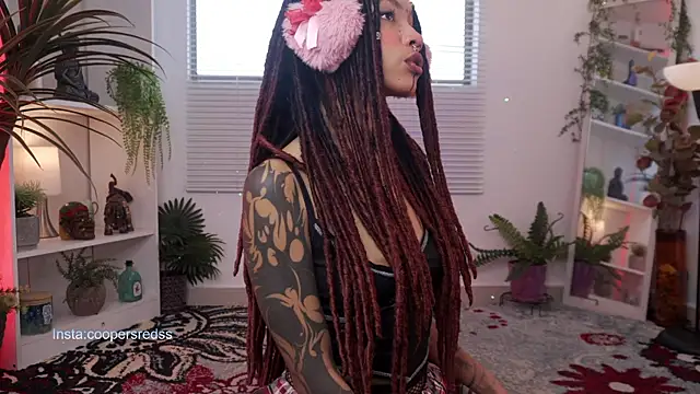 Snapshot of Cooper-Reds chatting on 01/08/25, 04:54 Cooper-Reds online show from 01/08/25, 04:54