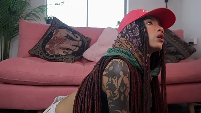 Snapshot of Cooper-Reds chatting on 01/29/25, 04:52 Cooper-Reds online show from 01/29/25, 04:52